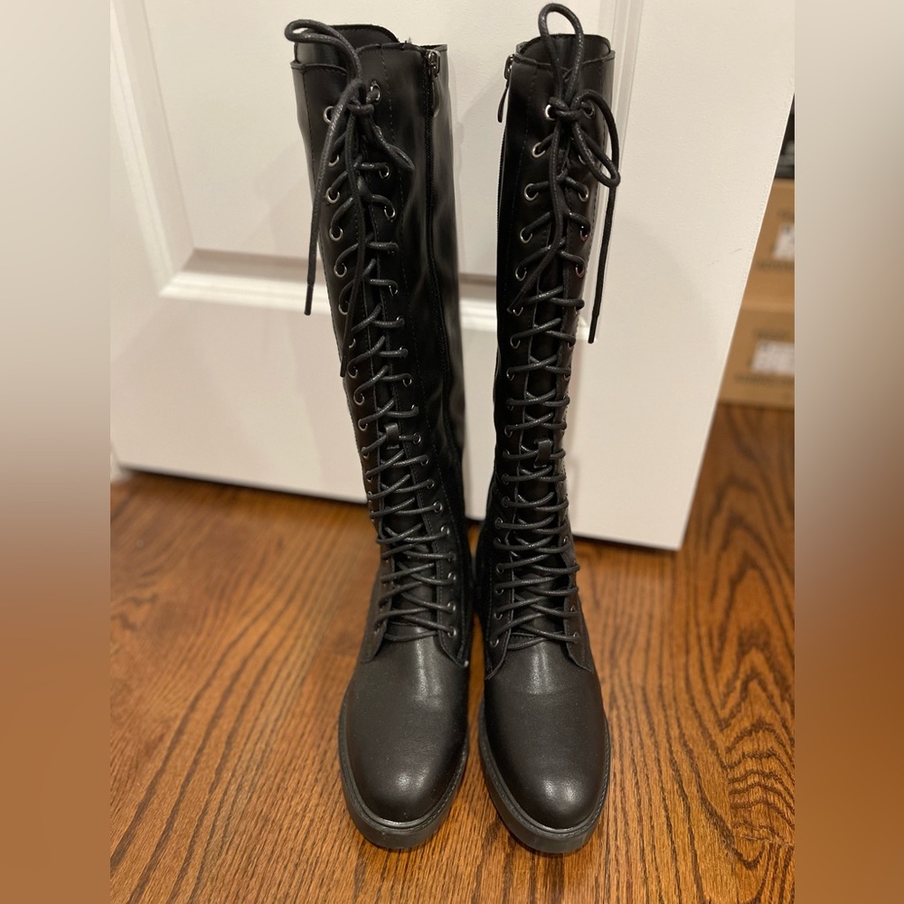 SHEIN lace up boots women’s 9